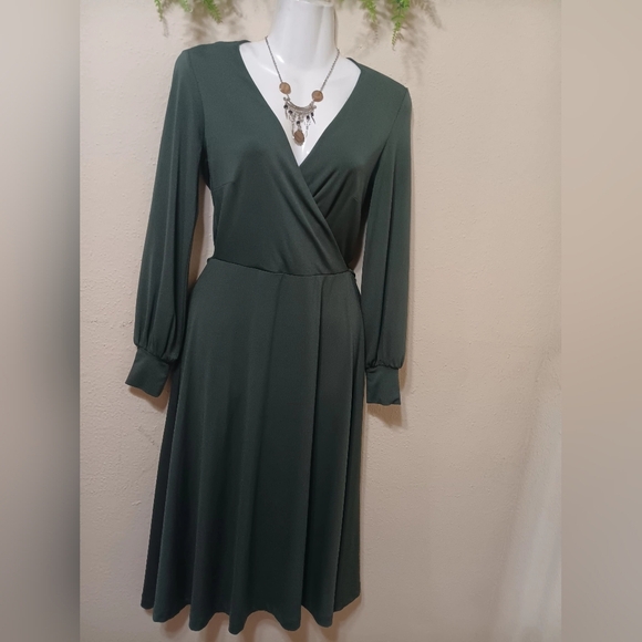 H&M Deep Green Long Sleeve Dress - Picture 3 of 10